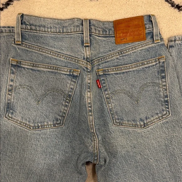 Levi's 501 S Light Wash Denim Jeans - Picture 3 of 5
